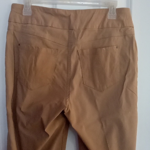 Westbound Tan Capris - Picture 5 of 6